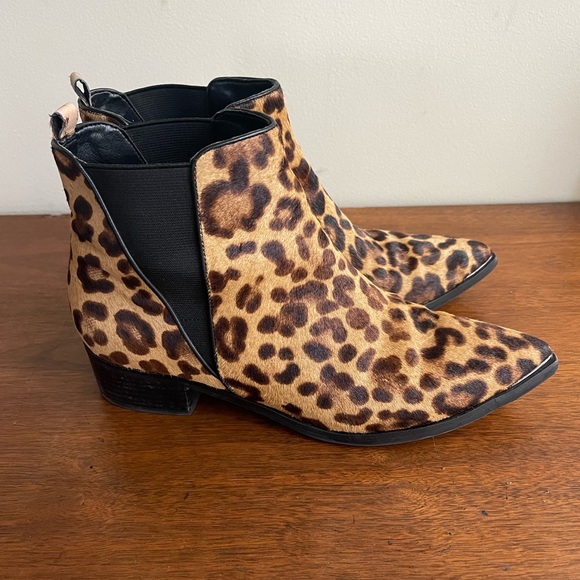 Marc Fisher LTD Mlyalely Genuine Calf Hair Boot. Size 9.5 Very good condition. - Picture 3 of 5